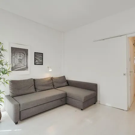 Hostwise - Stylish Flat Near Bica Elevator Appartement *