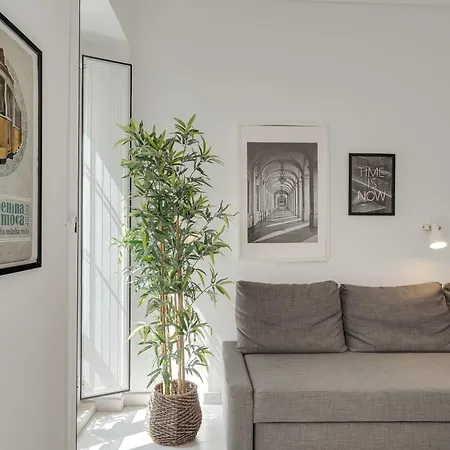 Hostwise - Stylish Flat Near Bica Elevator Lissabon