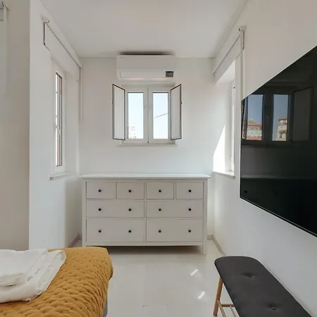 Hostwise - Stylish Flat Near Bica Elevator Lisboa
