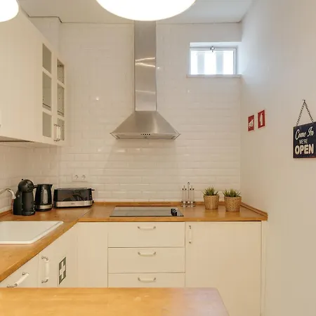 Hostwise - Stylish Flat Near Bica Elevator Lisboa